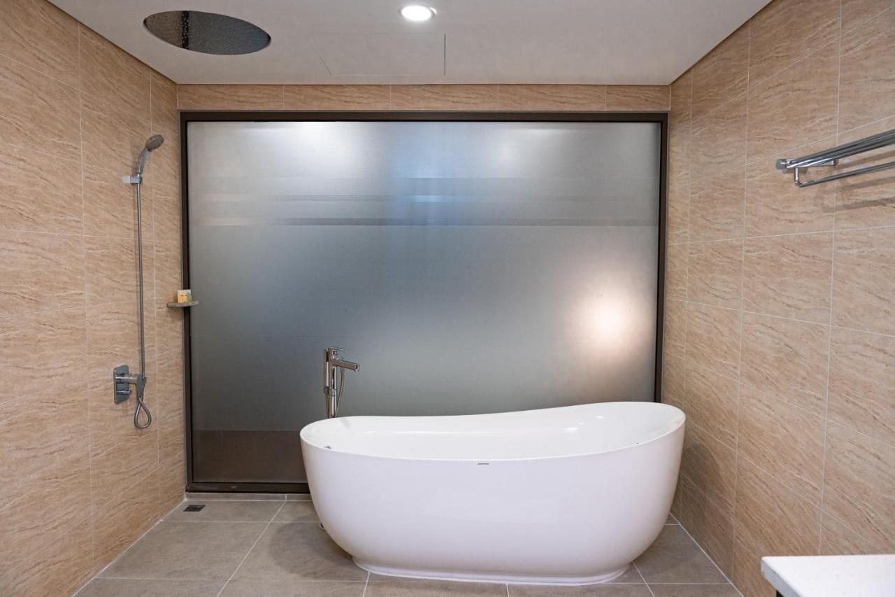 1Br - 1 Sofa Bed Luxurious 5-Stars Resort Phuc Yen المظهر الخارجي الصورة